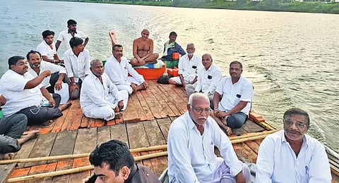 Gunadharanandi Maharaja who sailed on the river
