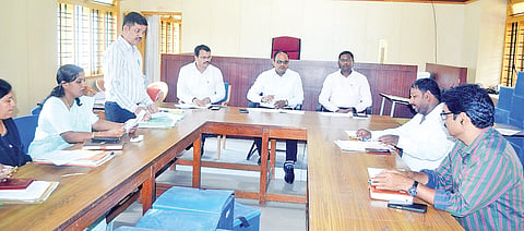 ಭೂಮಿಯನ್ನು ಶೀಘ್ರ ನಗರಸಭೆಗೆ ಹಸ್ತಾಂತರಿಸಿ