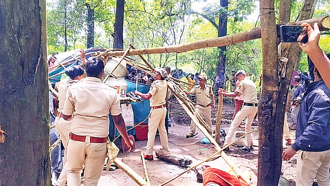 ಆದಿವಾಸಿಗಳ 6 ಟೆಂಟ್ ತೆರವು