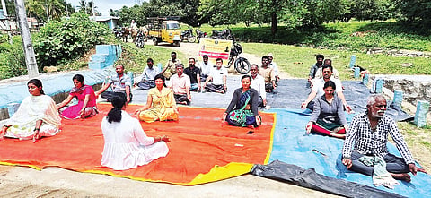 HUN-JUNE-21-6(YOGA DAY AT BANNIKUPPE)