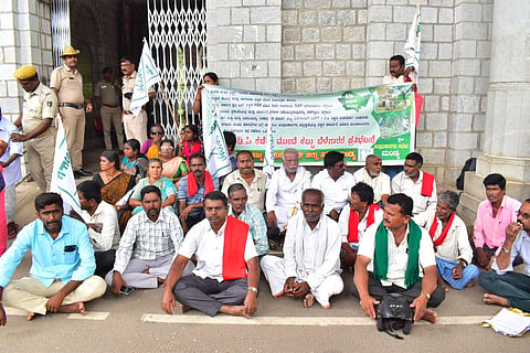 Sugarcane Growers Association protest Mandya