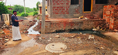 There is no sewer in Maruti Nagar.