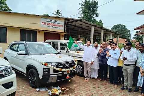 Vehicale Handover Cermony