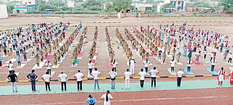 Yoga practice in Mamadapura