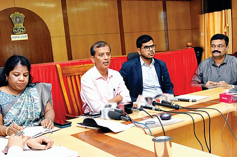 dvg-press-meet-3.jpg