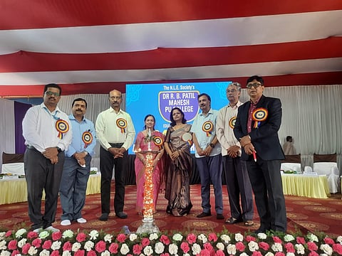 h2-mahesh college