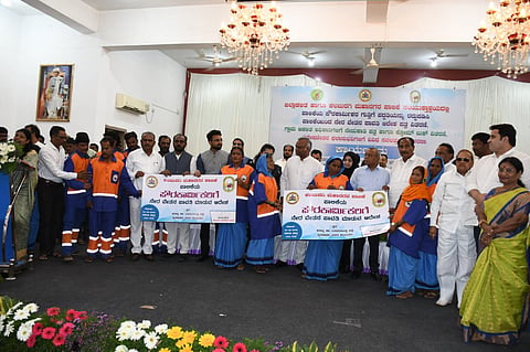 pourakarmikarige direct payment order letter distribute photos (14)