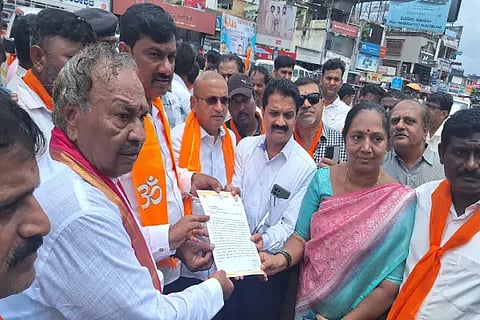 rastrabhaktara balaga give memorandum