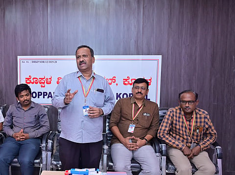 distrcit koppal dho lingaraju t eye check up camp