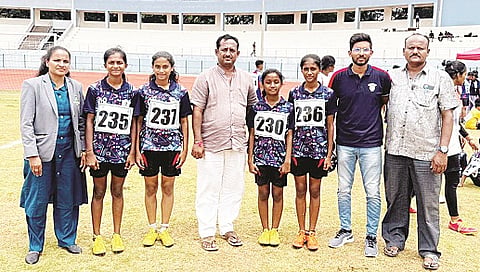 ತುಮಕೂರಿನಲ್ಲಿ ನಡೆದ ವಲಯ ಮಟ್ಟದ ಅಥ್ಲೆಟಿಕ್ಸ್‌ನಲ್ಲಿ ಚಾಂಪಿಯನ್‌ಶಿಪ್ ಪಡೆದ ಹಿರೀಸಾವೆಯ ಜ್ಞಾನಪ್ರಭ ಇಂಟರ್ ನ್ಯಾಷನಲ್ ಶಾಲೆಯ ಬಾಲಕಿಯರನ್ನು ಸಂಸ್ಥೆ ವತಿಯಿಂದ ಅಭಿನಂದಿಸಲಾಯಿತು.