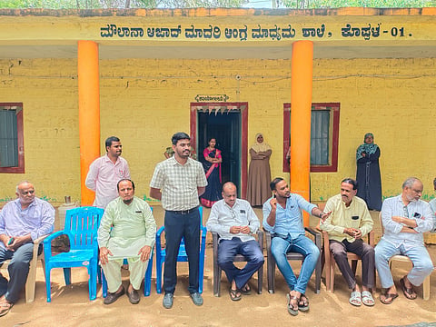 district koppal moulana azad school close parants aoopse