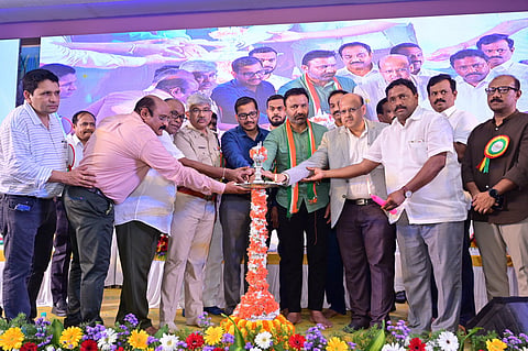 district koppal labour department minister santosh lad smart card