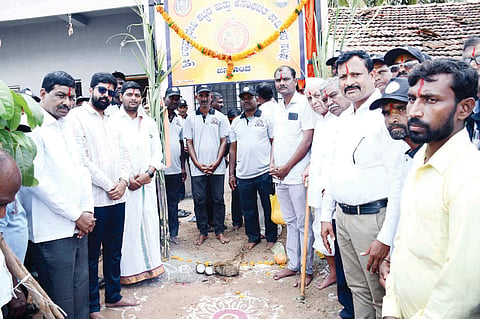 18MAMADAPUR1