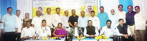 ಸಂಡೂರಿನಲ್ಲಿ ರೋಟರಿ ಪದಾಧಿಕಾರಿಗಳು ಪದಗ್ರಹಣ ಕಾರ್ಯಕ್ರಮ ನಡೆಯಿತು. ಸಂಸ್ಥೆಯ ಜಿಲ್ಲಾ ಗವರ್ನರ್ ತ್ರಿವಿಕ್ರಮ ಜೋಷಿ, ವಿಜಯನಗರ ಝೋನ್ ಜಿಲ್ಲಾ ಗವರ್ನರ್ ರಾಜೇಶ್ ಕೋರಿಶೆಟ್ಟರ್, ಶಾಸಕಿ ಅನ್ನಪೂರ್ಣಾ ತುಕಾರಾಮ್, ನೂತನ ಅಧ್ಯಕ್ಷ ಪ್ರಕಾಶ ಕುಮಾರ ಜೈನ್ ಇತರರಿದ್ದರು.