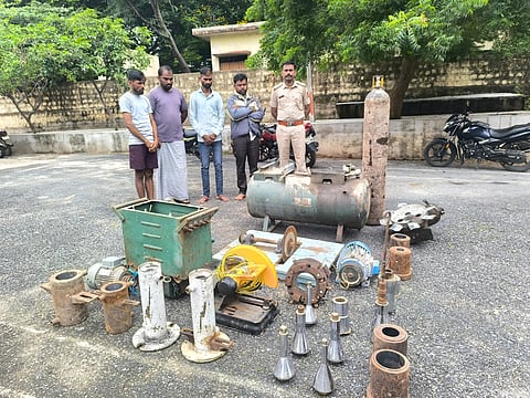 district koppal tavaragera ps thives arrest pipe