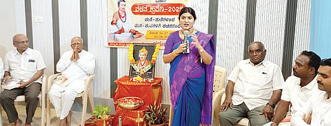 Vachana Shravan program