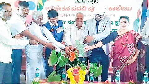 ವಿದ್ಯಾರ್ಥಿಗಳು ಆತ್ಮವಿಶ್ವಾಸದಿಂದ ಮುನ್ನಡೆಯಿರಿ