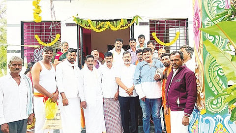 ಚಿಕ್ಕಕಣಗಾಲು ಗ್ರಾಮದಲ್ಲಿ ನೂತನವಾಗಿ ನಿರ್ಮಾಣಗೊಂಡ ಕಾಳೇಶ್ವರಸ್ವಾಮಿ ಮತ್ತು  ಮಾಸ್ತಮ್ಮ ದೇವಿಯ ದೇವಾಲಯದ ಉದ್ಘಾಟನಾ ಕಾರ್ಯಕ್ರಮದಲ್ಲಿ ಶಾಸಕ ಸಿಮೆಂಟ್ ಮಂಜು ಪಾಲ್ಗೊಂಡಿದ್ದರು.