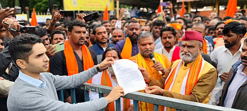 3BGV1_SHRIRAM SENA PROTEST