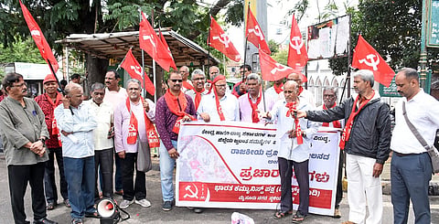 CPI(M) protests demanding implementation of support price law for farmers' produce