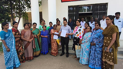 Demand to clear pig farming land Mandya