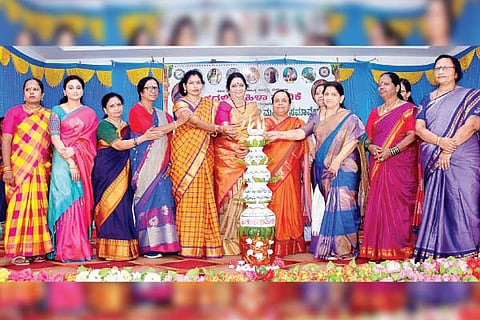 Gangavathi state level womens vachanostava