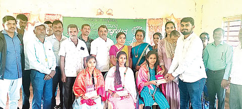 HUN-JULY-1-3(HK HALLI HS SCHOOL HONOURING)