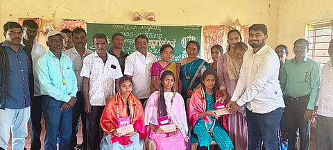 HUN-JULY-1-3(HK HALLI HS SCHOOL HONOURING)