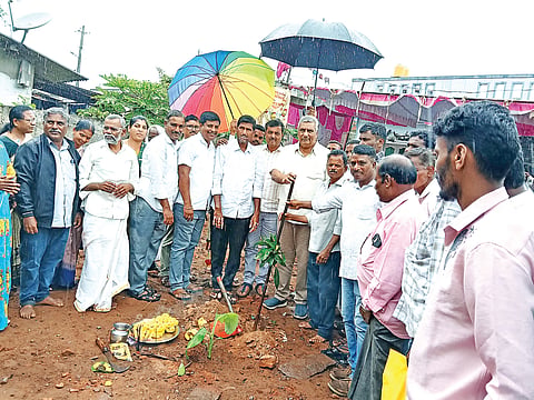 ಅಂಬೇಡ್ಕರ್ ಭವನ ನಿರ್ಮಾಣಕ್ಕೆ ಭೂಮಿ ಪೂಜೆ