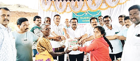 ಗೊಬ್ಬರ ಅಭಾಗಕ್ಕೆ ರಾಜ್ಯ ಸರ್ಕಾರವೇ ನೇರಹೊಣೆ