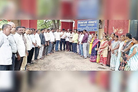 Lingasugur teacher appele