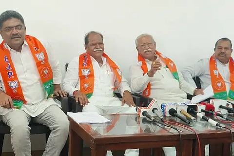 MP RAMESH JIGAJINAGI PRESS MEET PARTY OFFICE