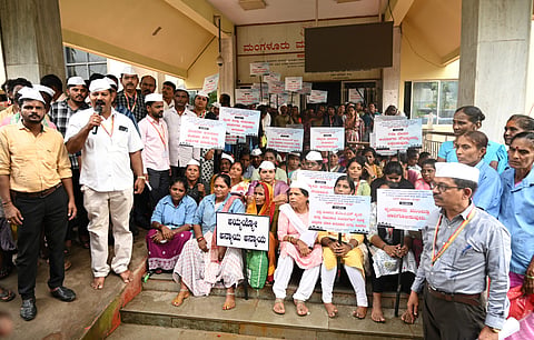 Mng-jul10-mcc protest