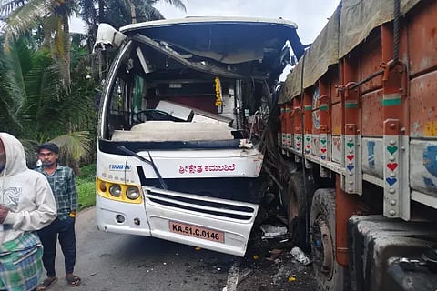Private bus collision near Gajanur Agrahara
