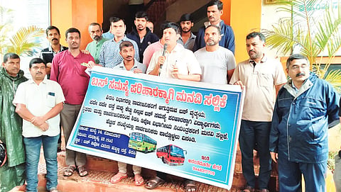 SIRSI BUS PROTEST