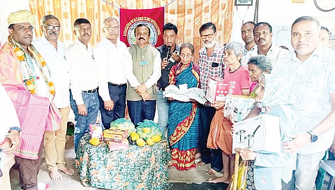 ಜ್ಞಾನದ ಬೆಳಕಿನೆಡೆಗೆ ಕರೆದೊಯ್ಯುವ ಗುರು