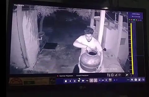 Three copper pots stolen