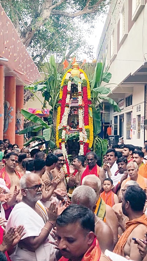 12Athani4