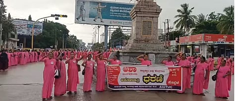 district koppal ashaa workers protest step back