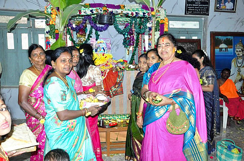 ಗೌರಿ ಮಡಿಲಿಗೆ ಬಾಗಿನ