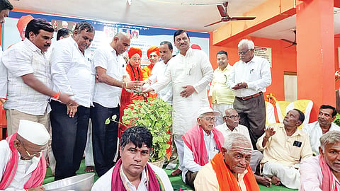 mass marriage event