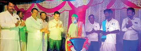 ಅಳವಂಡಿ ಸಮೀಪದ ಬೆಳಗಟ್ಟಿ ಗ್ರಾಮದಲ್ಲಿ ಹಮ್ಮಿಕೊಂಡಿದ್ದ ಸಾಂಸ್ಕೃತಿಕ ಕಾರ್ಯಕ್ರಮವನ್ನು ಹಜರತ್ ಸೈಯದ್ ಶಾ ಮೆಹಬೂಬ ಖಾದ್ರಿ ಗುರುಗಳು ಉದ್ಘಾಟಿಸಿದರು. ಪ್ರಮುಖರಾದ ಚಂದ್ರಗಿರಿಯಪ್ಪ, ನೀಲಪ್ಪ, ಹೊನ್ನಪ್ಪಗೌಡ, ಕನಕನಗೌಡ, ವಿಷ್ಣು, ಶಿವನಗೌಡ ಇತರರಿದ್ದರು.