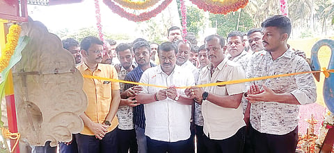 ಚನ್ನರಾಯಪಟ್ಟಣದಲ್ಲಿನ ರೈಲ್ವೆ ನಿಲ್ದಾಣದ ಬಳಿ ನೂತನವಾಗಿ ಆರಂಭಿಸಲಾಗಿರುವ ಆಟೋ ನಿಲ್ದಾಣವನ್ನು ಶಾಸಕ ಸಿ.ಎನ್.ಬಾಲಕೃಷ್ಣ ಉದ್ಘಾಟಿಸಿದರು.