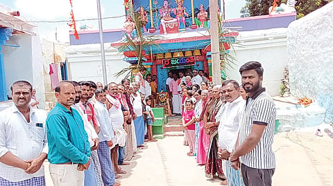 ಸಿರಿಗೇರಿಯಲ್ಲಿ ಶ್ರೀ ವೀರಭದ್ರೇಶ್ವರ ಜಯಂತಿ ಆಚರಿಸಲಾಯಿತು. ಅರ್ಚಕ ಕೆ.ಎಂ.ಗಂಗಾಧರಸ್ವಾಮಿ, ಬಿ.ಅಮರೇಶ ಗೌಡ, ಸಿ.ಎಂ.ನಾಗರಾಜ ಸ್ವಾಮಿ, ಆರ್.ನಾಗರಾಜ ಗೌಡ, ಗೋಡೆ ಚಂದ್ರಶೇಖರಗೌಡ, ಹಾಗಲೂರು ಮಲ್ಲನಗೌಡ ಇತರರಿದ್ದರು.