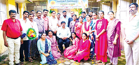 HUN-AUG-30-1(HONOUR TO THO)