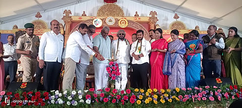 ನಾಗರಹೊಳೆ ರಾಷ್ಟ್ರೀಯ ಉದ್ಯಾನವನದ ವೀರನಹೊಸಳ್ಳಿ ವಲಯಕೇಂದ್ರದಲ್ಲಿ ಆಯೋಜಿಸಿದ್ದ ಗಜಪಯಣ-2025 ವೇದಿಕೆ ಕಾರ್ಯಕ್ರಮವನ್ನು ರಾಜ್ಯ ಅರಣ್ಯ ಸಚಿವ ಈಶ್ವರ್ ಬಿ.ಖಂಡ್ರೆ ಉದ್ಘಾಟಿಸಿದರು. ಸಚಿವ ಕೆ.ವೆಂಕಟೇಶ್, ಶಾಸಕ ಜಿ.ಡಿ.ಹರೀಶ್‌ಗೌಡ, ತನ್ವೀರ್ ಸೇಟ್ ಇತರರಿದ್ದಾರೆ.