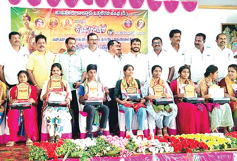 HUN-AUG-9-1(NADAPRABHU KEMPEGOWDA JAYANTHI)