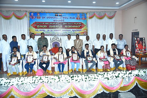ವಿದ್ಯಾರ್ಥಿಗಳು ಜ್ಞಾನ ಸಂಪಾದನೆಗೆ ಒತ್ತು ನೀಡಲಿ