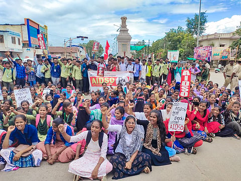 district koppal aidso students protest guest lectuers