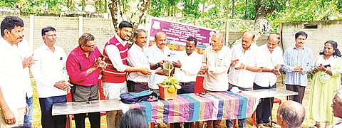 ಗುಂಡ್ಲುಪೇಟೆ ಪಟ್ಟಣದಲ್ಲಿ ಆಯೋಜಿಸಿದ್ದ ಶಿಬಿರವನ್ನು ಶರವಣ ಉದ್ಘಾಟಿಸಿದರು. ವಿ.ಆರ್.ಸುಬ್ಬರಾವ್, ನಾಗೇಂದ್ರ, ಶಿವಪ್ರಸಾದ್, ಶಂಕರನಾರಾಯಣ ಜೋಯಿಸಿ, ಕೆ.ಎನ್.ಮಹದೇವಸ್ವಾಮಿ, ಭೈರೇಶ್ ಗಾಣಿಗ್, ಮಲ್ಲು, ವೀರಭದ್ರಪ್ಪ, ಶ್ರೀನಿವಾಸ್, ಸುರೇಶ್, ಸಿದ್ದಪ್ಪ, ರಾ.ಬಾಬು, ವಿಜಯಕಾಂತ್, ಕೆ.ರಮೇಶ್ ಇದ್ದರು.